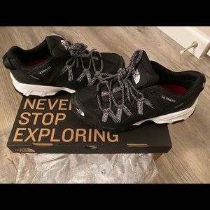 •NEW• NORTH FACE HIKING SHOES